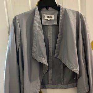 BB Dakota cropped long sleeve jacket Size M